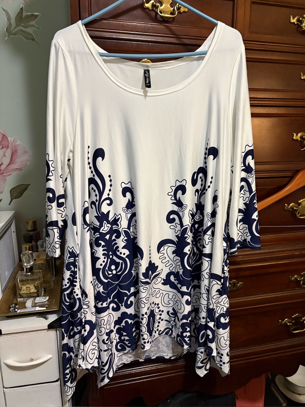 Women’s White Mark Cream Scoop Neck Swing Tunic